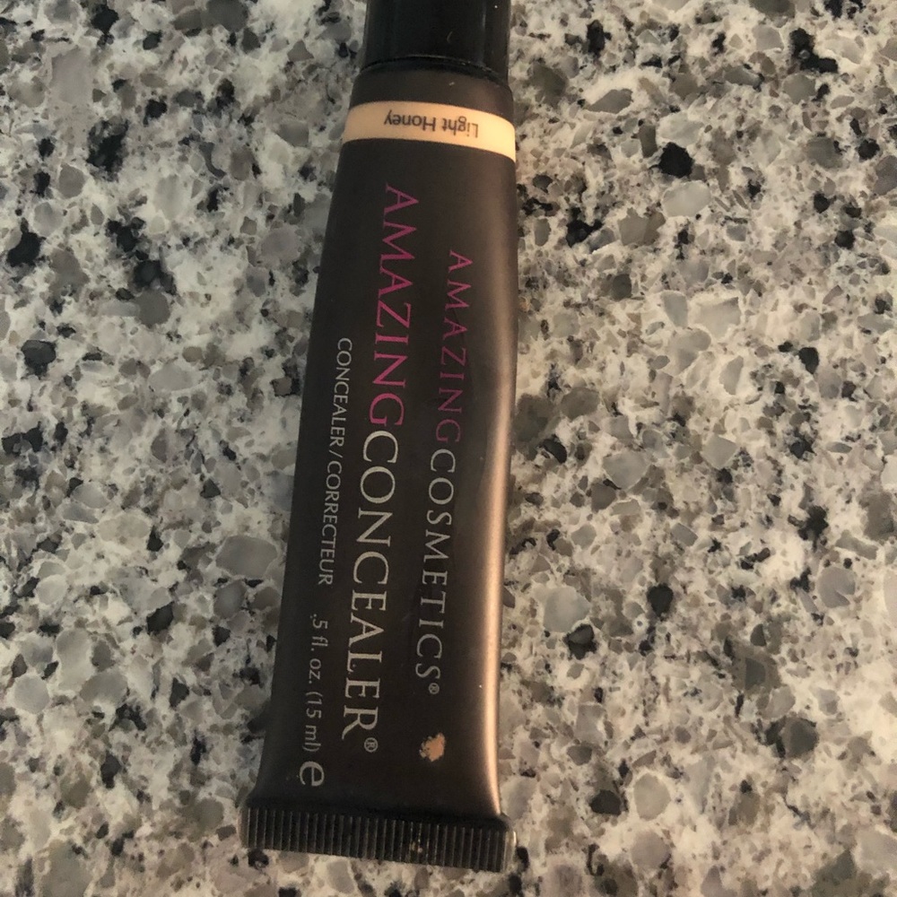❌SOLD❌Amazing Cosmetics Concealer
